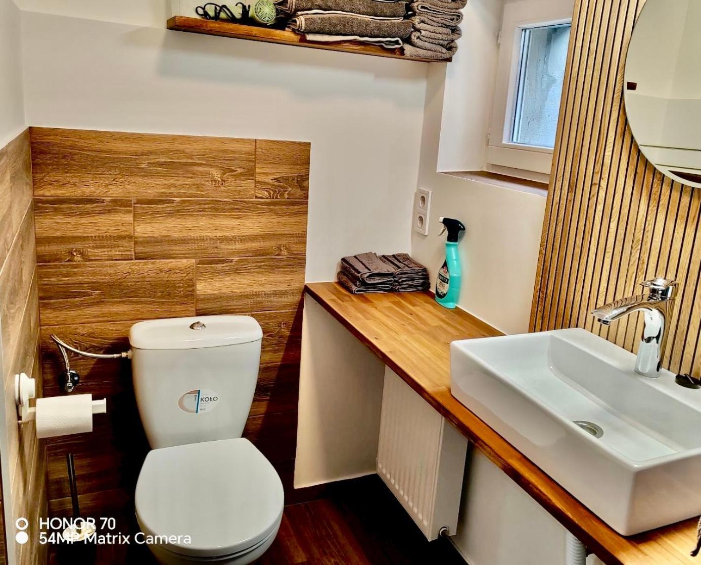 2 Rooms Retro Guesthouse In A Silent Garden Вечийш Екстер'єр фото