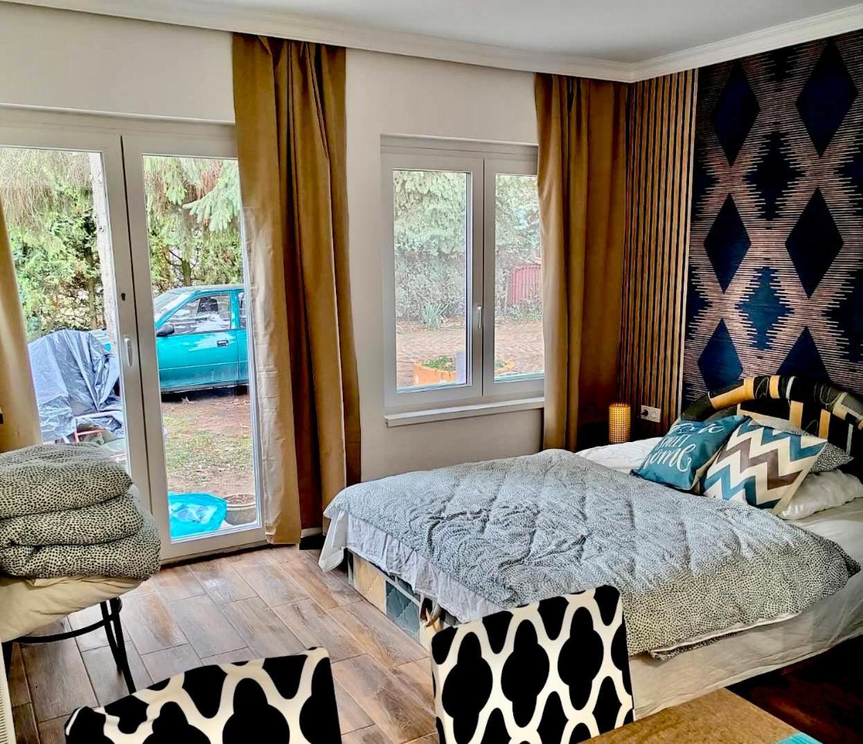2 Rooms Retro Guesthouse In A Silent Garden Вечийш Екстер'єр фото